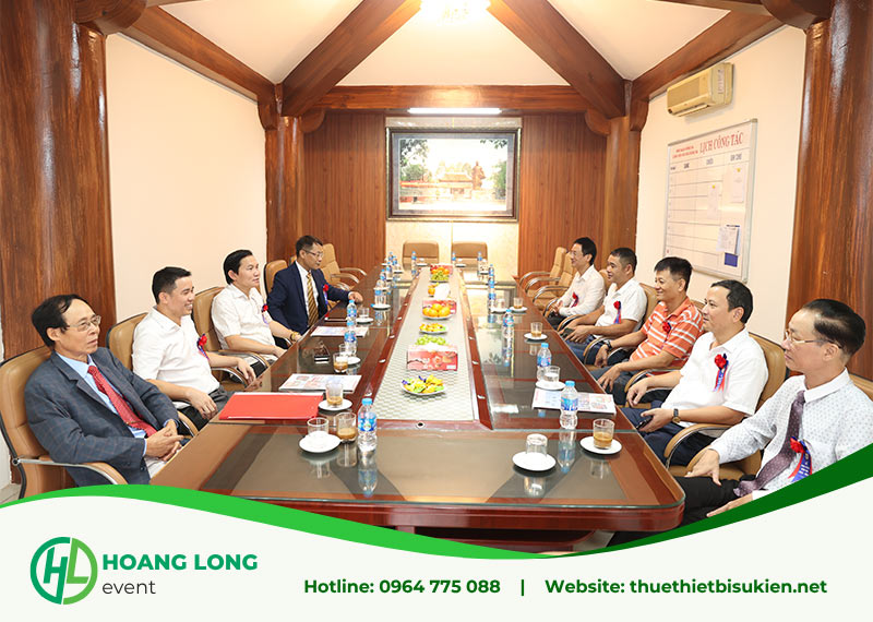 thiết bị tổ chức lễ khai giảng 